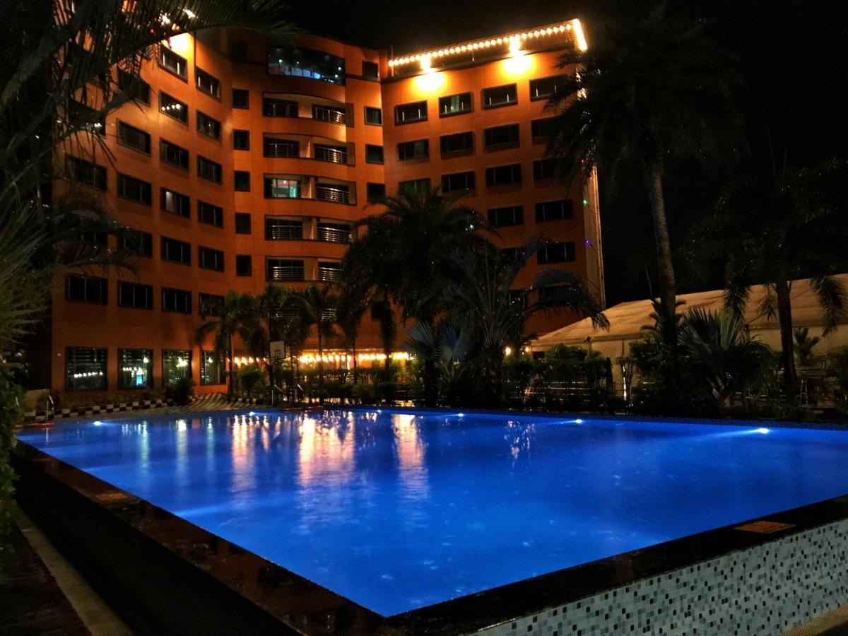 รามาดา บาย วินด์แฮม อัลเลปปีย์ Hotel Alappuzha ภายนอก รูปภาพ